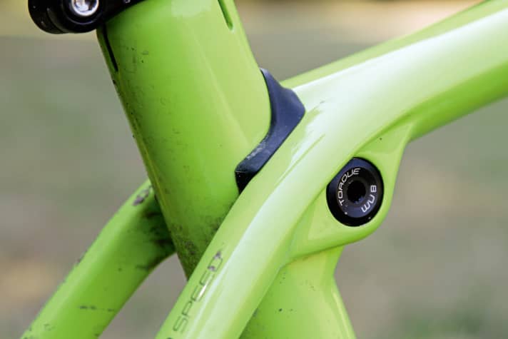   In der BIKE-Komfortmessung schneidet das Trek Iso-Speed mit 7,7 mm ordentlich ab, das System funktioniert aber nur im Sattel sitzend. Jegliche Dämpfung fehlt.