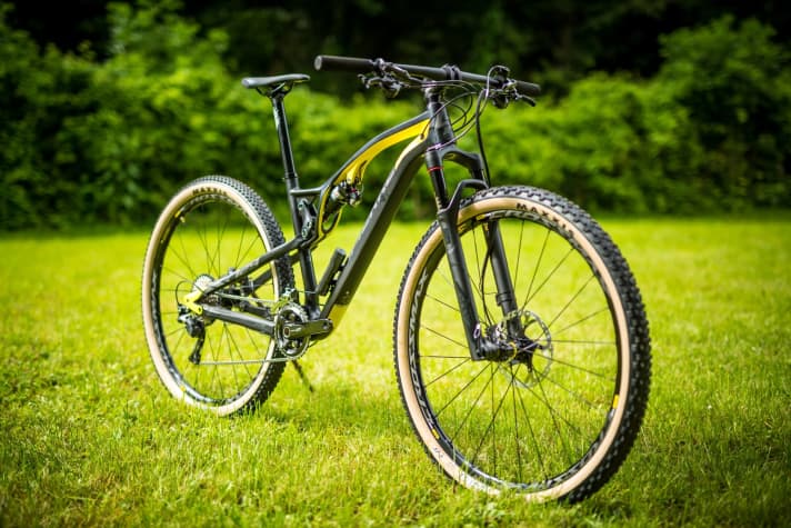   Das Modell XR 729 wird es auch in einer Version mit dem elektronischen Fahrwerk e:i-Shock geben.