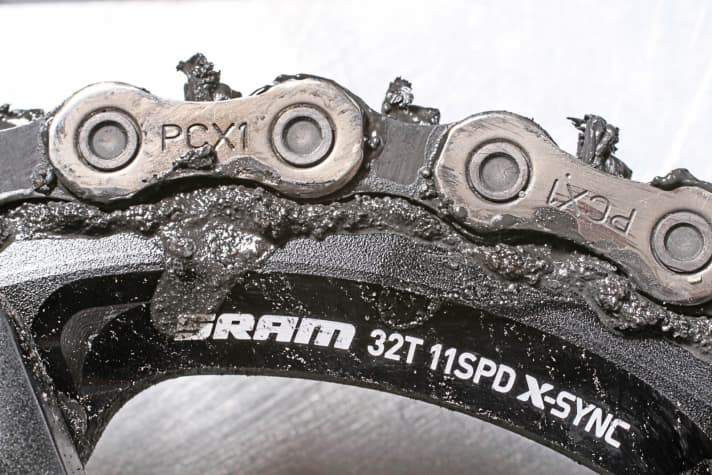   The lubricant in the chain magically attracts dirt. The sanding eventually brings every drive to its knees. The gearbox only runs permanently with constant care.