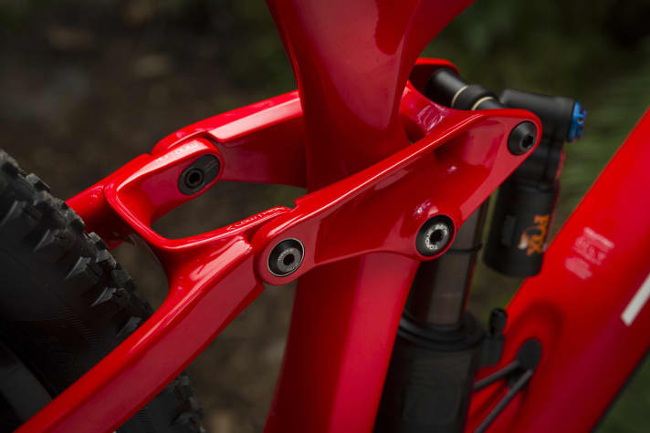   Trek calls its geometry adjustment by 0.5 degrees Mino Link. The chip is located in the bearing between the seat stay and the rocker arm.