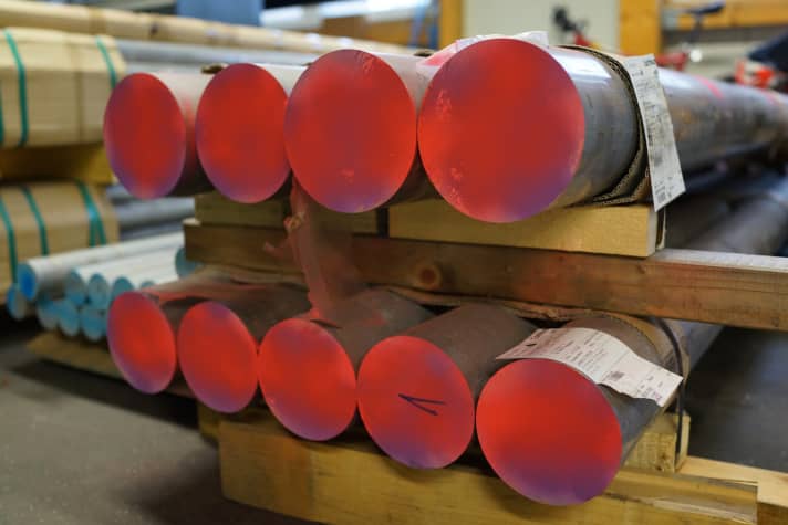   No, these are not the supporting pillars for a new motorway bridge, but the aluminium blanks for the tune parts - the Smart Foot crank, for example.