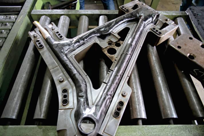 Oven for carbon fibre