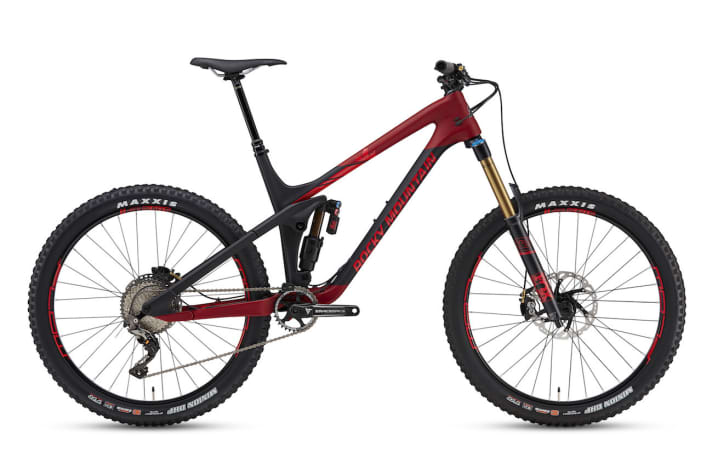   Die Topversion, das Slayer 790 MSL, kommt mit Fox-Factory-Fahrwerk, 1x11-XTR und Saint-Bremsen. Abgebildet ist die Farbvariante Rot/Schwarz matt.
