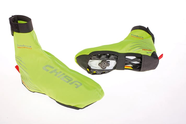  Chiba Race overshoe