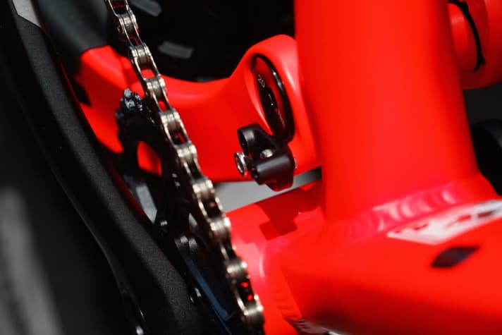   The frame also allows derailleur mounting for multiple chainrings.