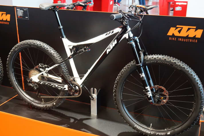   The Kapoho 272 weighs 13.9 kilos, costs 3599 euros and comes with full Shimano XT equipment.