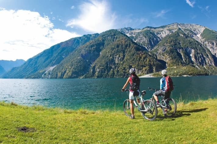   Vom Achensee aus kann man sich auf den Weg Richtung Schleims-Sattel machen. Dort wartet für Biker eine fiese Rampe.