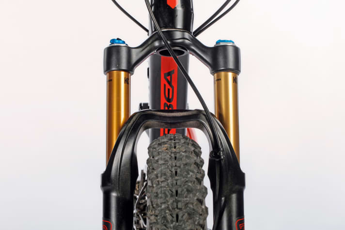   Orbea, Trek, Fuji: Sichtbar breiter bauen die Gabeln mit Boost-110-Standard. Subjektiv ein Gewinn, für die Laufradkompatibilität ein Verlust.