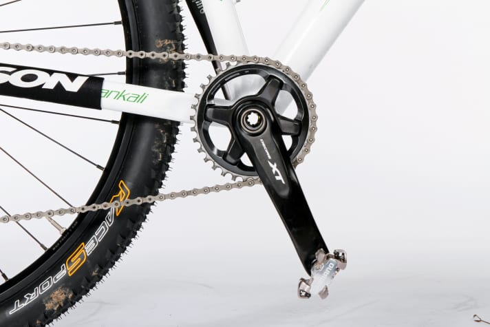  Poison: The single drivetrain saves some weight and makes the bike clean, but the gear range is too small, especially for beginners.