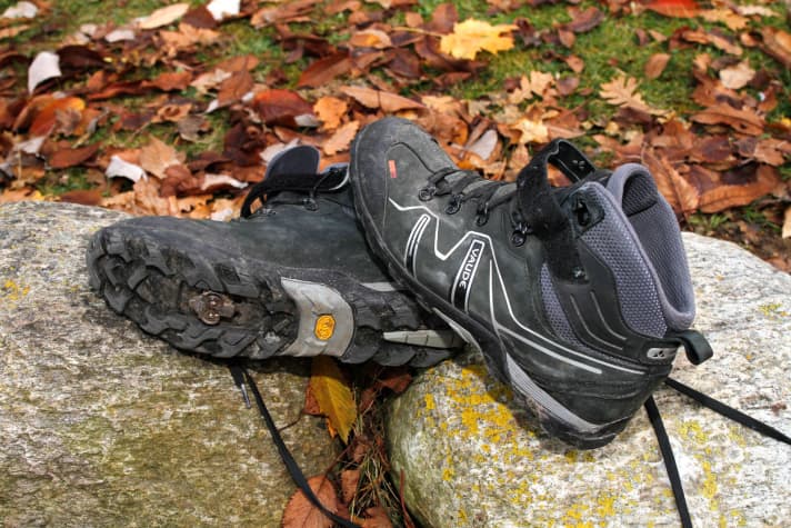   Vielseitig: Die stark gekrümmte Vibram-Sohle des Tonale AM II hat Grip, reinigt sich gut selbst, ist steif und erlaubt trotzdem erstaulich hohen Gehkomfort.