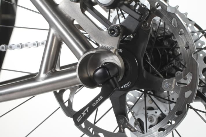   On support: Brake calliper support...