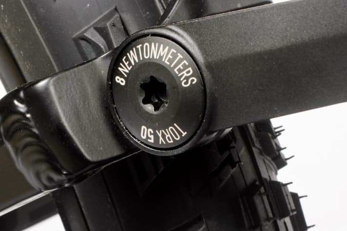   - Ghost: There are numerous bolt sizes fitted to the Kato. Nobody has a T50 spanner to hand in case of problems on the road. Impractical!