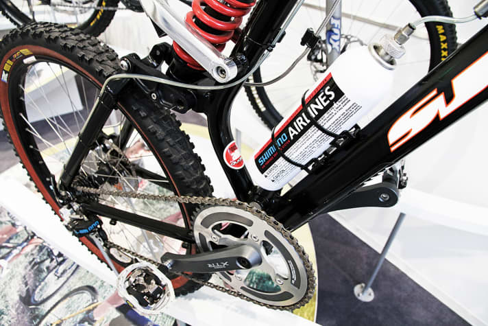   Luftdruck-Schaltanlage für Rennen – lange bevor es die Shimano Di2 gab.