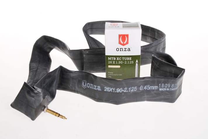   Good packaging provides information about all the important data: Size in inches and ETRTO, valve type and in the best case also valve length