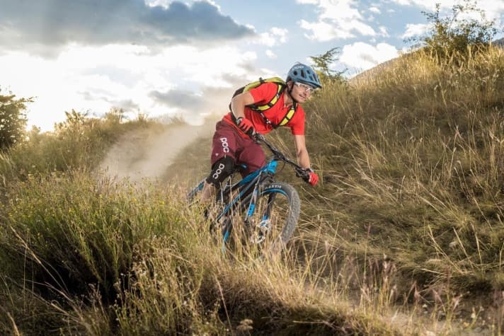   The new generation All Mountain rolls on wide rims and tyres, making better use of the downhill potential.