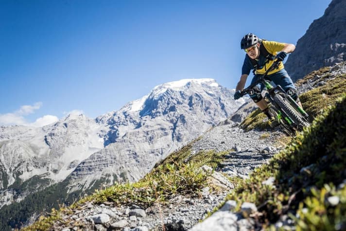   Ortler in the background: The photo shoot for this test group took place in sunny South Tyrol this time.