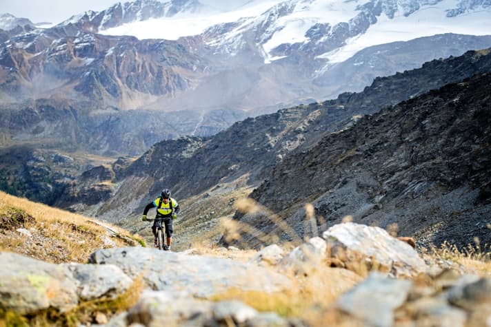   Madritschjoch: trotz Seilbahn noch 500 hm steil bergauf.