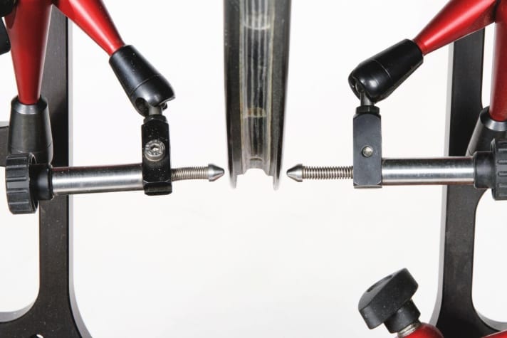   Runde Sache: die wieder zentrierte Felge.