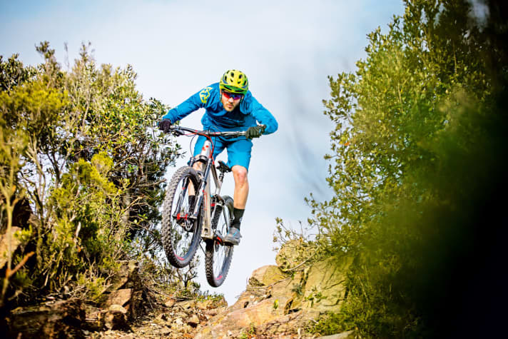  Steinig und schroff. Je nach Gabelgattung wird die Teststrecke gewählt. Vor allem für den Enduro-Bereich hat Finale Ligure einiges zu bieten. 