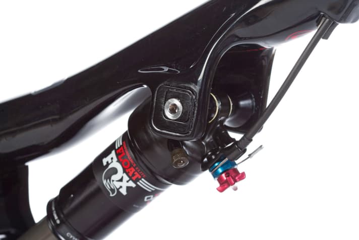   + Rocky Mountain: The Ride 9 suspension adjustment allows you to set the suspension characteristics and geometry to suit your riding style. Clever!