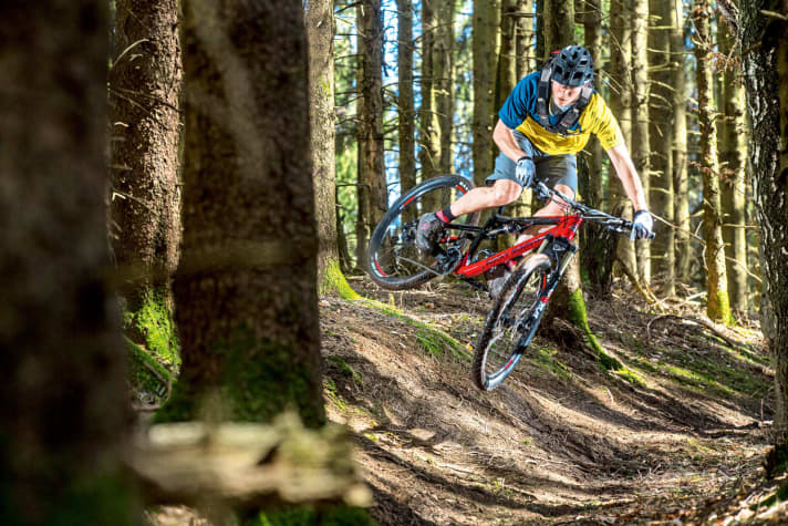   Öffnet man die Bremsen und lässt die Trailbikes von der Leine, bricht ihr Spieltrieb durch. Achtung: Suchtgefahr!