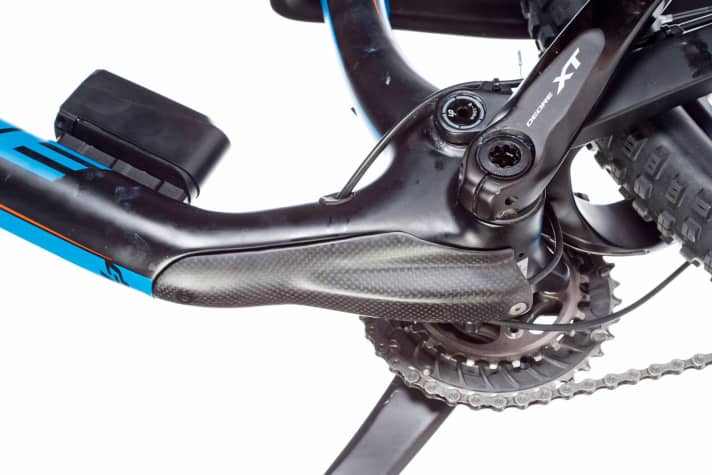   - Lapierre: The E:i battery takes up space in the bottle cage. If you still want to mount it, you have to buy a special holder. That costs points.