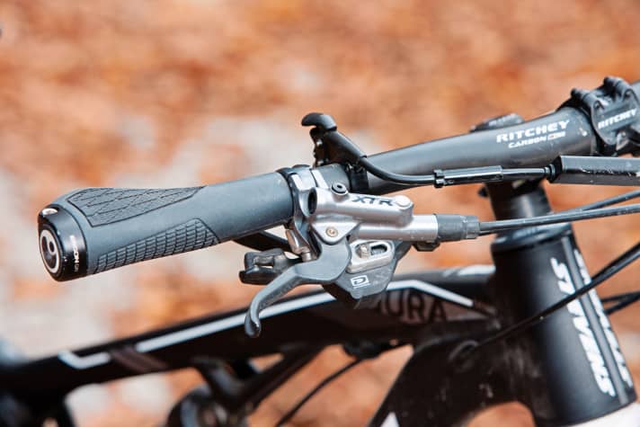   A positive surprise: The XTR drivetrain and XTR brakes did their job without any complaints over many hard months.