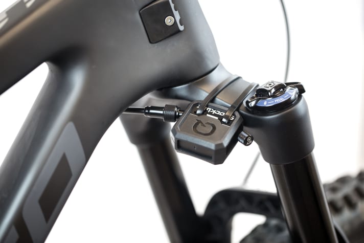   The Shockwiz, mounted on a Rock Shox Pike. <a href="zubehoer/computer/innovation-fahrwerk-tuning-fuers-mountainbiike-mit-shokwiz/a36940.html" rel="noopener noreferrer">Find the full test here</a> .