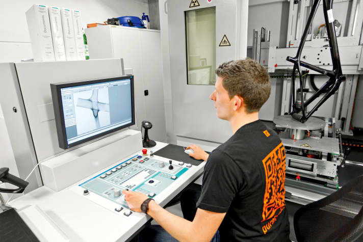   Computer tomography in a testing institute