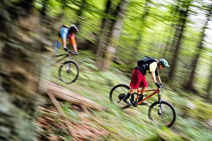   Wide alpine pastures, rock faces and lots of panoramic views: on the marathon World Championship route around Bad Ischl. And a crisp trail at the end.