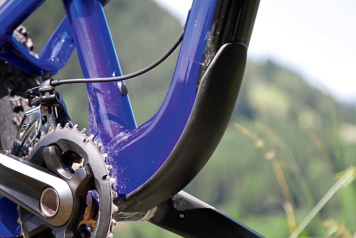   Rose Root Miller 1 - well protected: solid rubber coating in the bottom bracket area. A thin protective film extends all the way up the down tube.