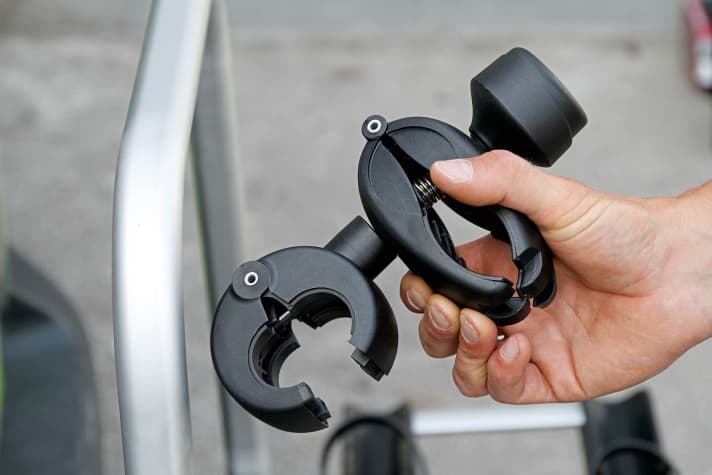 Mobile Greifarme (Eufab, Fiamma, Thule, Uebler): Abnehmbare Arme bringen beim Beladen Komfort. Die von Uebler sind einhändig bedienbar.