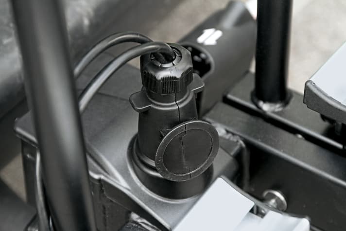 Plug holder (Atera, Eufab, MFT, Uebler): Small detail, big effect: prevents tripping and damaged cables or plugs.