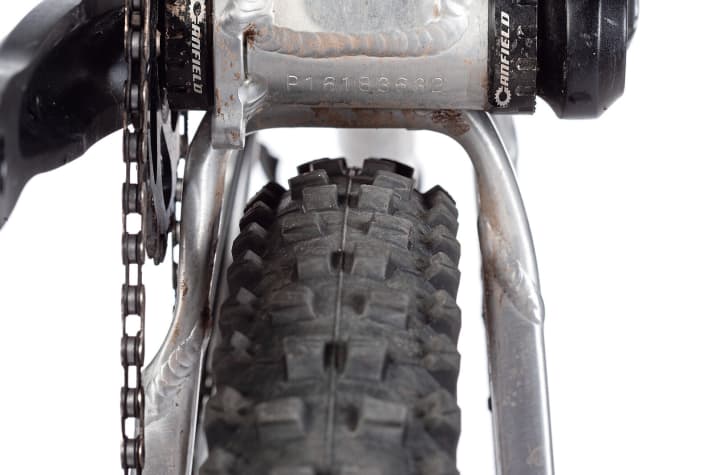 Canfield: Despite the short rear triangle and without Boost, the frame offers plenty of tyre clearance - supposedly for plus-size tyres up to 2.8".