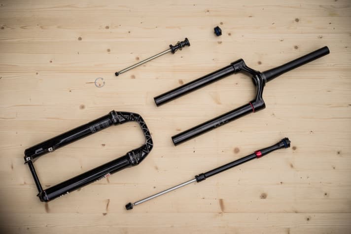   Thanks to optimisation in all areas, the new Pike should be around 150 grams lighter than its predecessor. 1841 grams in 27.5 inch.