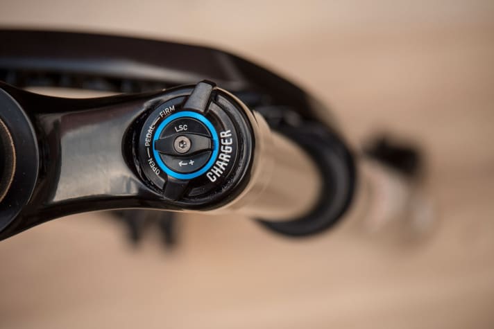   Die neue Pike verfügt über eine neue Dämpfungseinheit (Charger 2). Der Bereich für die Lowspeed-Druckstufe wurde vergrößert.