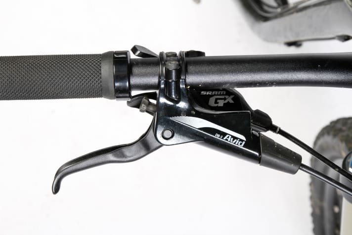   The Avid DB3 on the Norco is discontinued and not particularly snappy. Otherwise, only the groupless Shimano brakes on the Kona were similarly weak in the test.