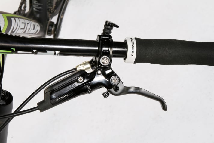   Merida Big Nine Team 2016: PLUS   Über die Jahre haben wir den X-Lock Dank seiner geringen Bedienkräfte liebgewonnen. Auch wenn er manchmal entlüftet werden musste.