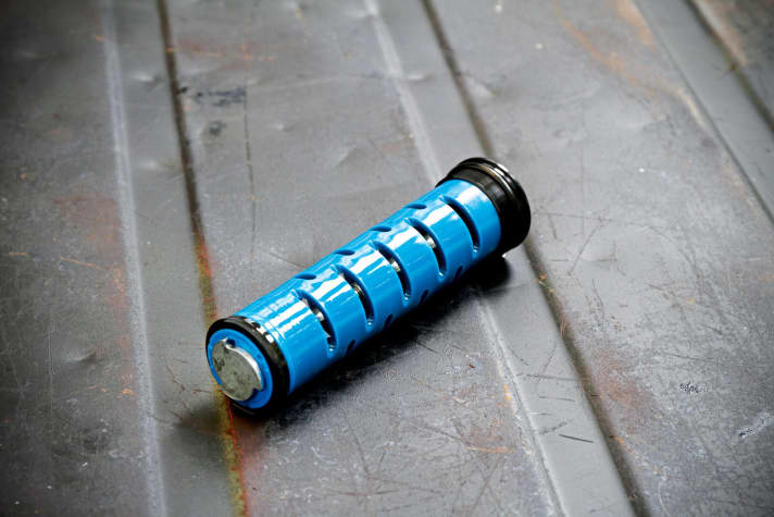   ...a motion control pressure stage made of plastic in an open oil bath on the Yari.