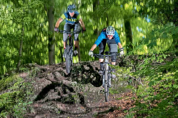   Test duel: practical test Rockshox Lyrik RCT3 versus Yari RC