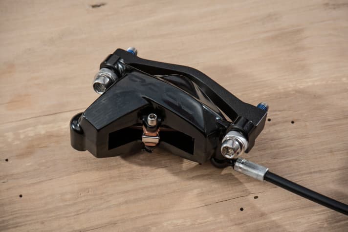   The four-piston brake calliper on the Code 2018 ensures a high level of stability.