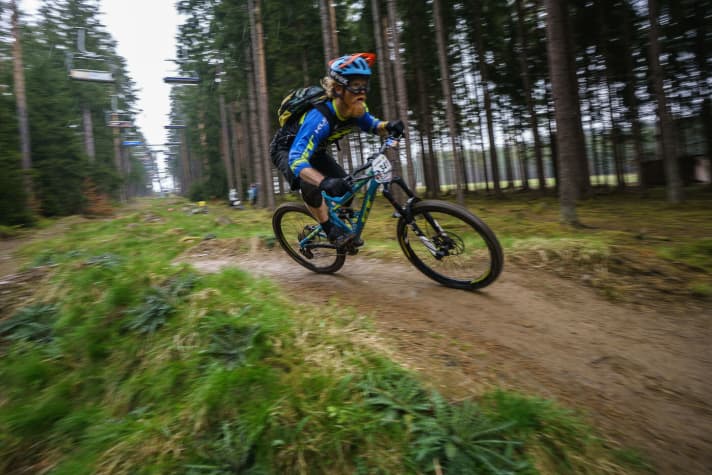   Starker Regen am Ende des zweiten Tages machte die letzten Stages zur besonderen Herausforderung. Frühe Starter hatten Glück und blieben komplett trocken.