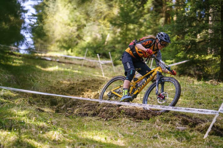   Franzi Meyer clearly had a lot of fun on the freshly set meadow curves. She confidently won the women's competition after two days.