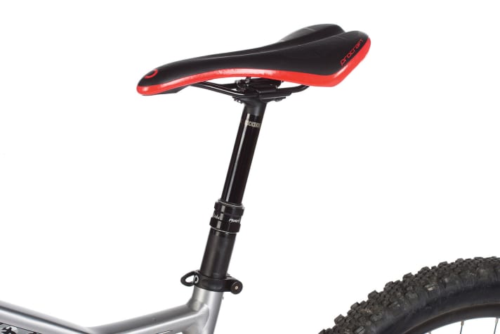   Centurion Trailbanger 2000.27: The Centurion comes with a Reverb dropper post with only 100 millimetres of travel. A larger adjustment range would be useful on steep descents and jumps.