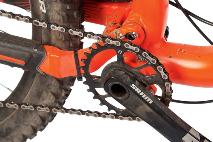   Lapierre Spicy 327: On the Lapierre (pictured) and Poison, the decision was made not to fit a chain guide. However, ISCG mounts are available for retrofitting.