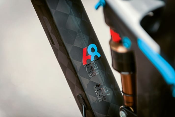   Cube Stereo 140 C:68 SLT 29: The C68 designation indicates the best carbon quality at Cube, with a reduced resin content.
