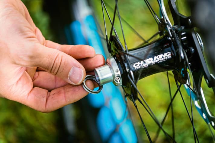   Yeti SB 5.5: Die edlen Chris-King-Naben stehen dem Yeti ausgezeichnet. Leider kann man den Spacer sehr leicht verlieren.    