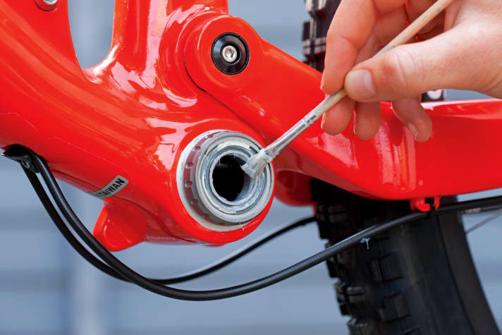   Das Montagefett am Innenlager verhindert Knacken und sorgt für ein längeres Leben.