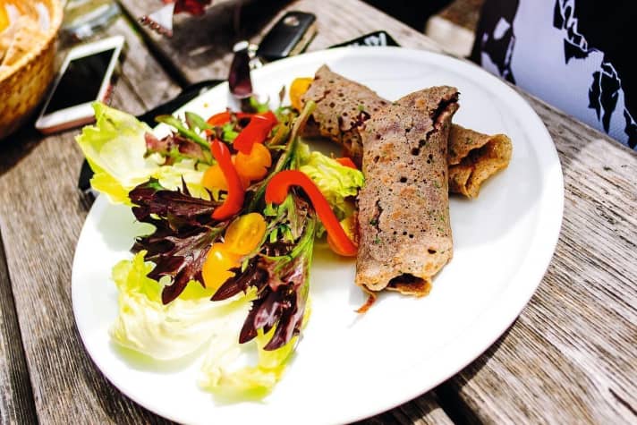   There are plenty of places to stop for refreshments with excellent cuisine in the Val d'Ega.