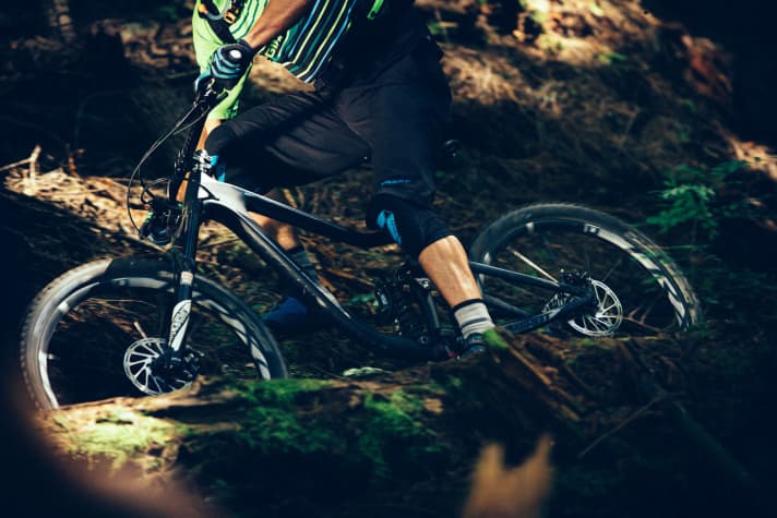   The new Reign should also perform well in bends. However, our first riding impression showed that you have to ride a little more actively than on the predecessor.